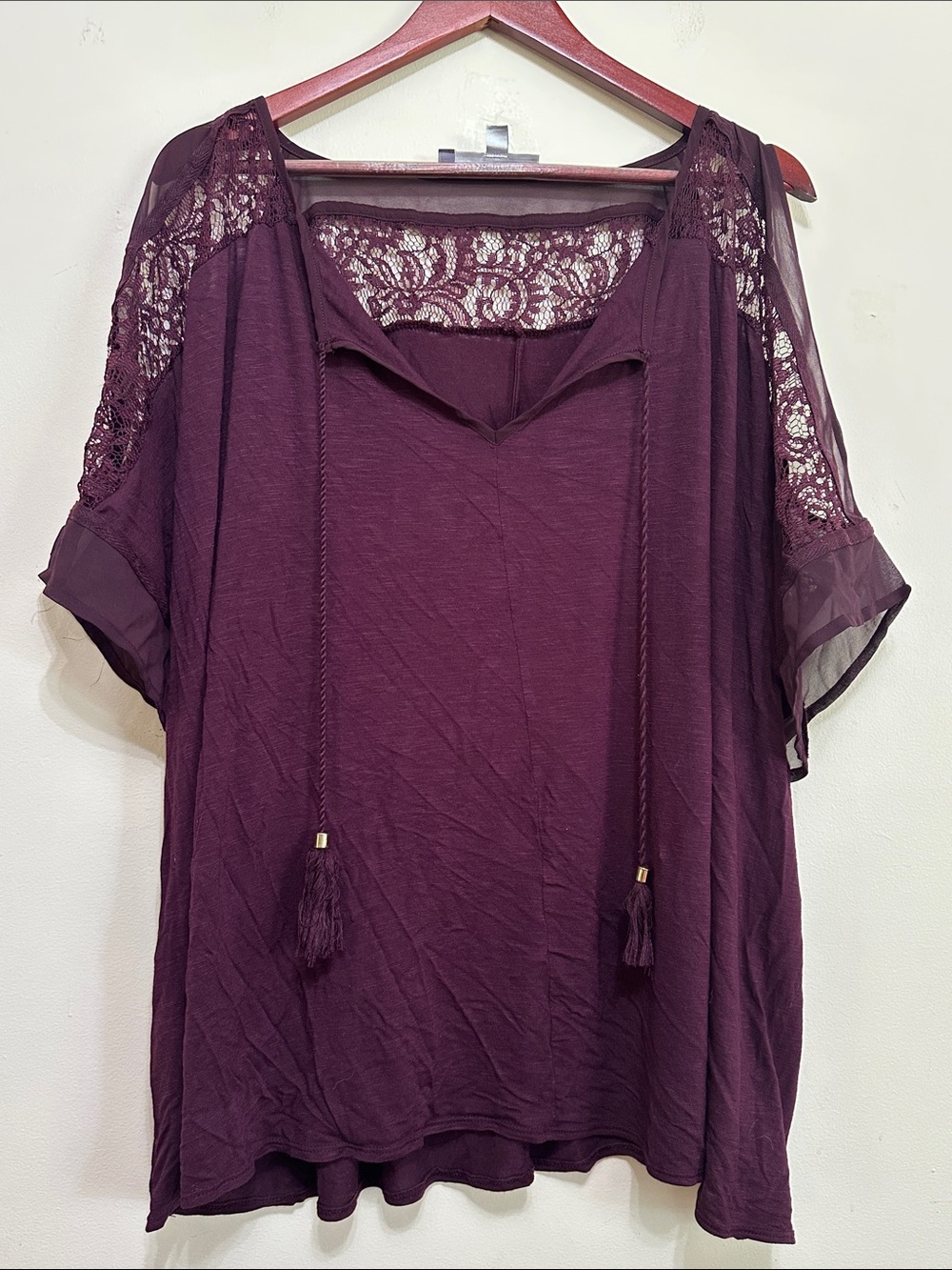 Women's Lace-Detail V-Neck Top - Plum